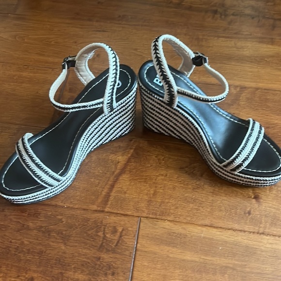 BP Black And Off White Open Toe Espadrille Wedges - Picture 9 of 12